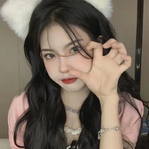 猫在爬